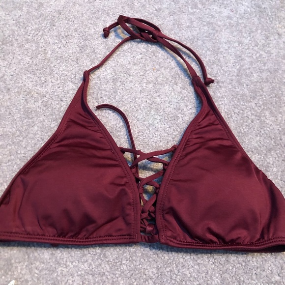 Maroon bikini - Picture 2 of 5